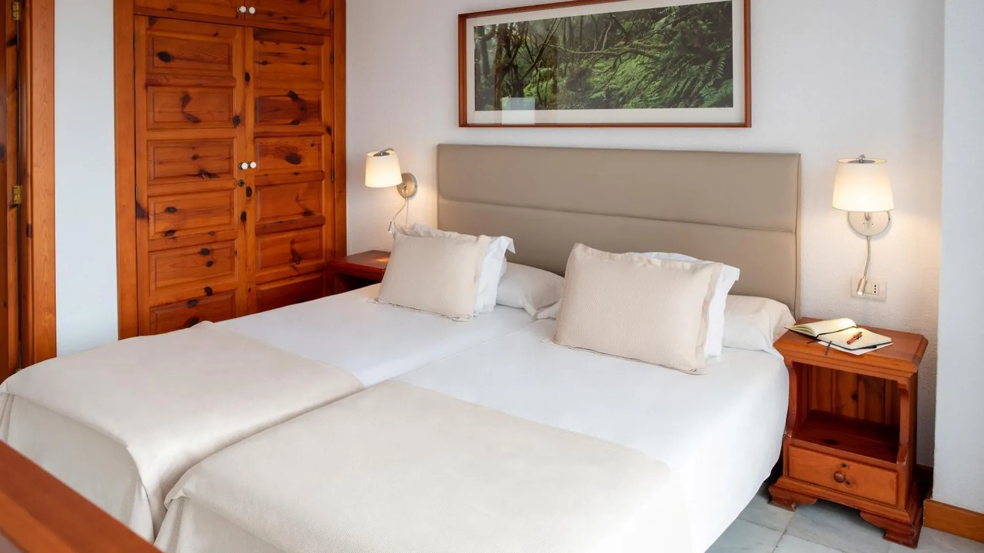 Parque Santiago III Official Aparthotel Playa de las Americas  3*, Playa de las Americas (Tenerife)