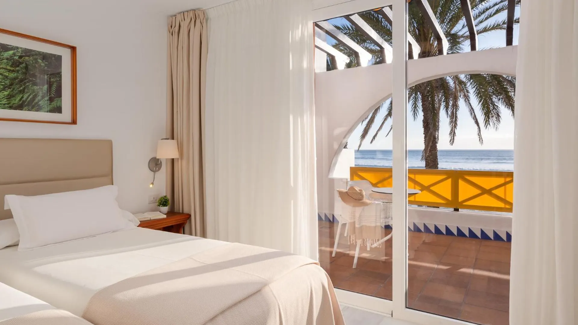 Parque Santiago III Official Aparthotel Playa de las Americas  3*, Playa de las Americas (Tenerife)
